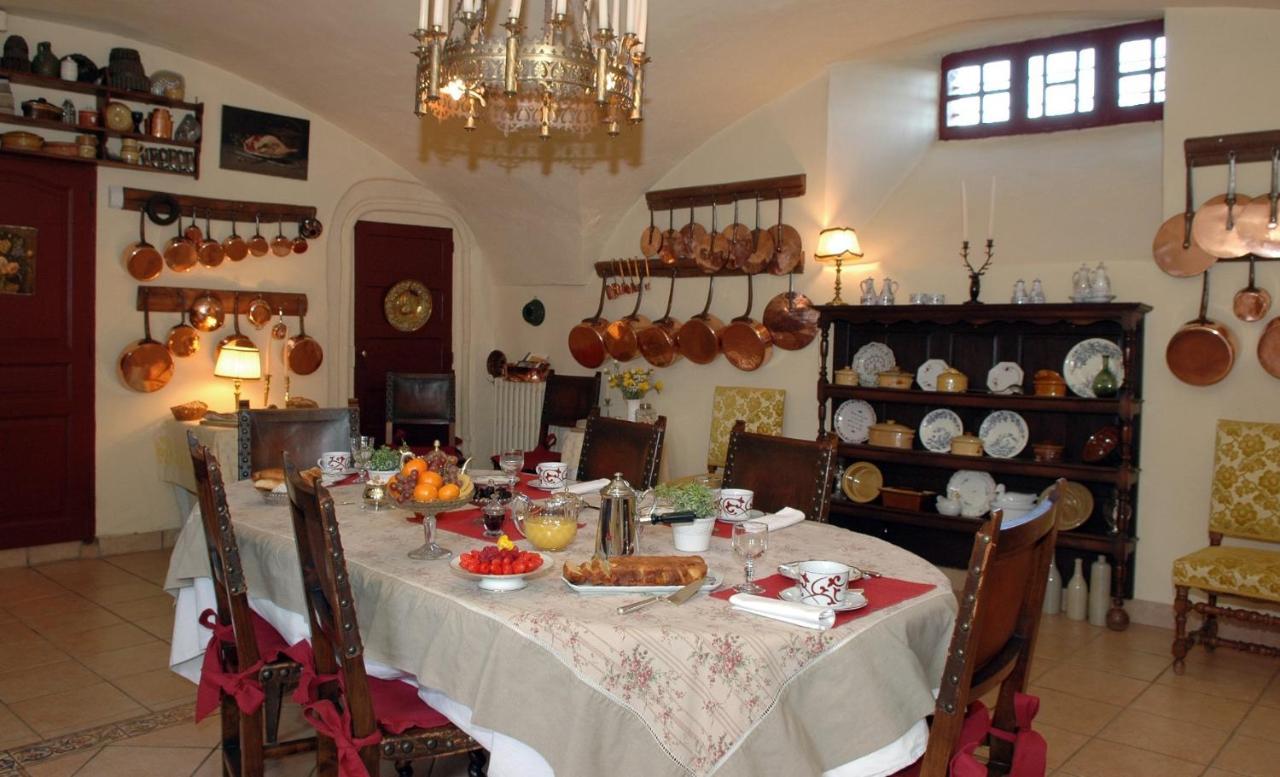 Chateau Royal De Saint-Saturnin מסעדה תמונה