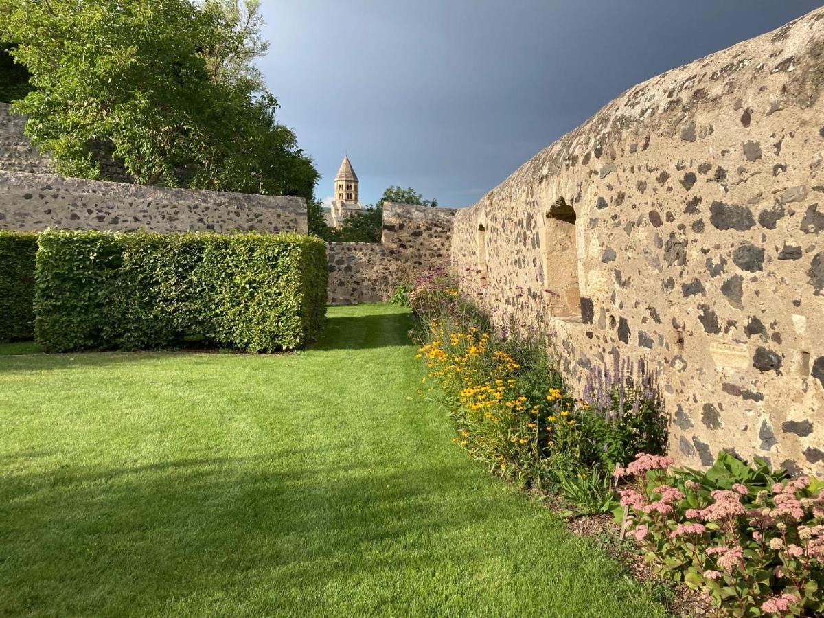 Chateau Royal De Saint-Saturnin מראה חיצוני תמונה